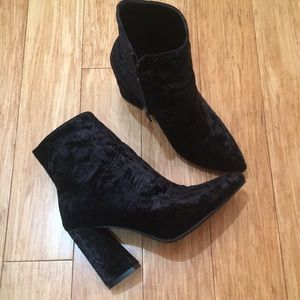 Crushed velvet booties
